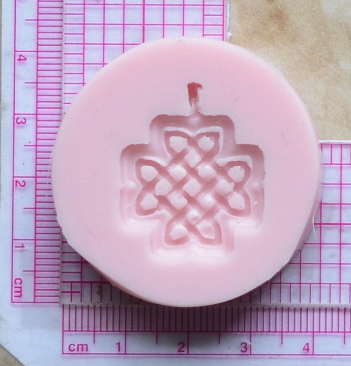 Celtic Knot Pendant Flexible Silicone Mold, Jewelry, Resin, clay, Pendant, Necklace, hung on a chain, Charms, brooch, bracelets, N261