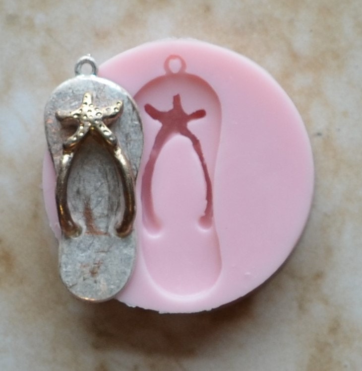 Flip Flops Silicone Mold, Jewelry, Resin, clay, Pendant, Necklace, hung on a chain, Charms, brooch, bracelets, symbol, earrings,  G169