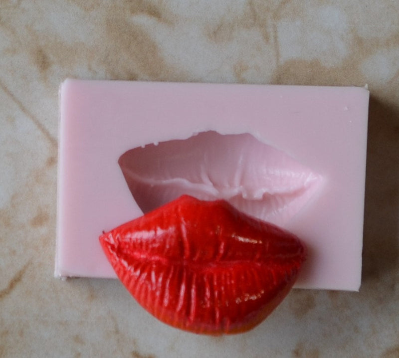 Lips Silicone Mold, Jewelry, Resin, clay, Pendant, Necklace, hung on a chain, Charms, brooch, bracelets, symbol, earrings G354