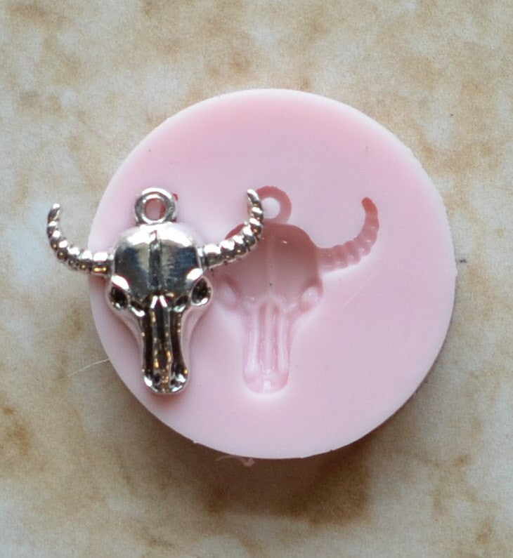 Bull Skull Silicone Mold, Animal Silicone Mold, Resin, Clay, Epoxy, food grade, Chocolate molds, Resin, Clay, dogs, cats, fish, birds A318