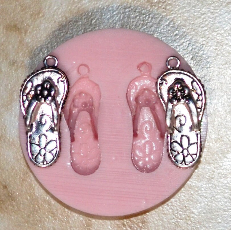 Flip Flops Silicone Mold, Jewelry, Resin, clay, Pendant, Necklace, hung on a chain, Charms, brooch, bracelets, symbol, earrings,  G233